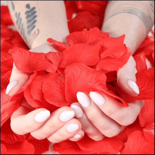 Rose Petals - More Than Charms - Elevate the moment with these 500 lifelike red rose petals.